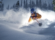 重要助攻首场状态出色，中国队观众沸腾！，杜兰特重返赛场赛场气氛高涨